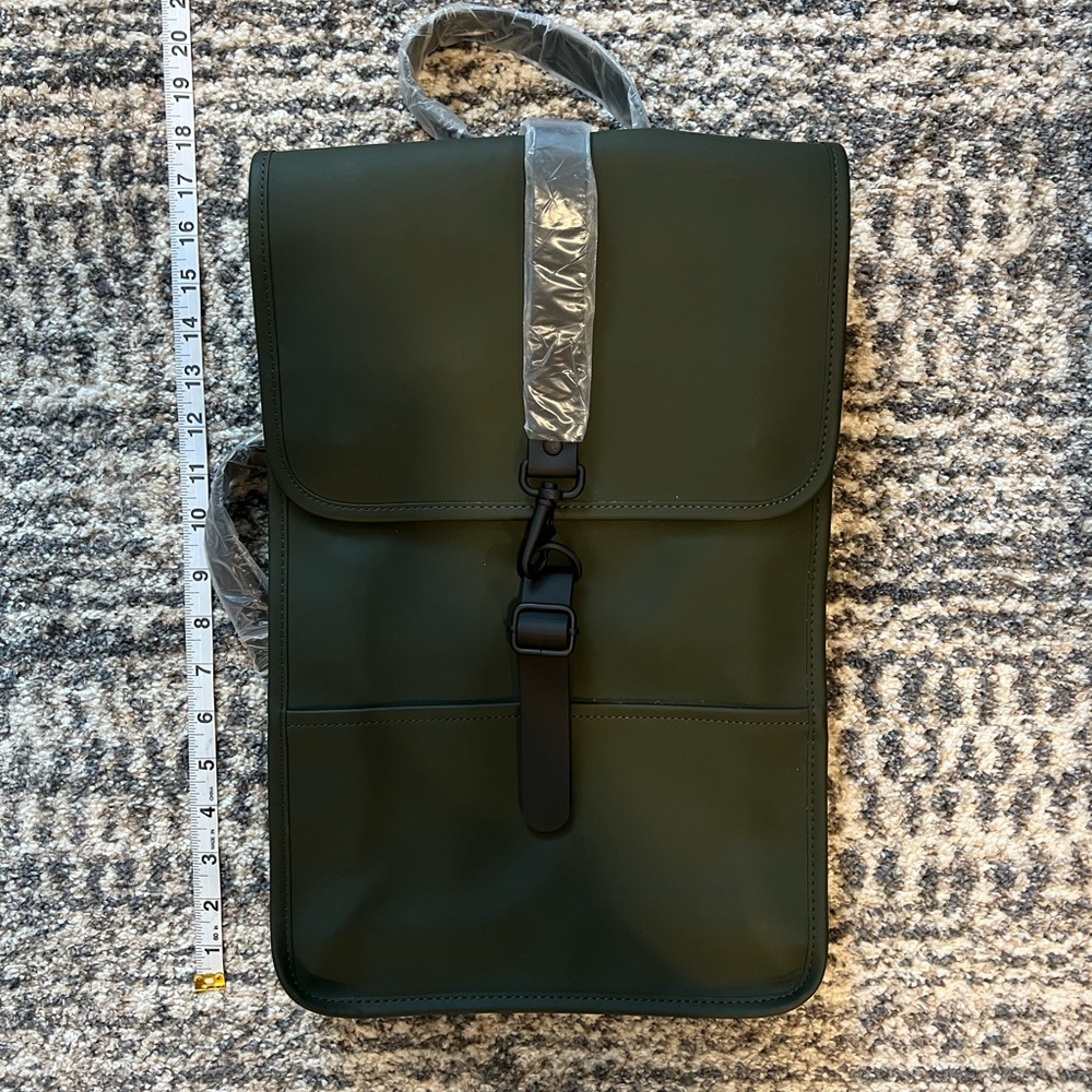 Rains Backpack - Picture 4 of 5